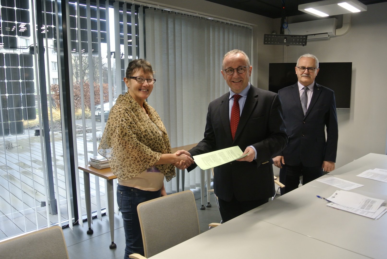 Podpisanie umowy w ramach programu priorytetowego „Czyste Powietrze” zdj. WFOŚiGW w Gdańsku