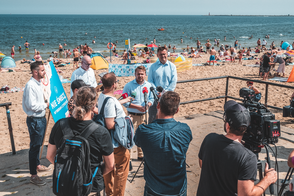 Inauguracja kampanii "Nie śmiecę, wybieram czystą plażę" zdj. WFOŚiGW w Gdańsku