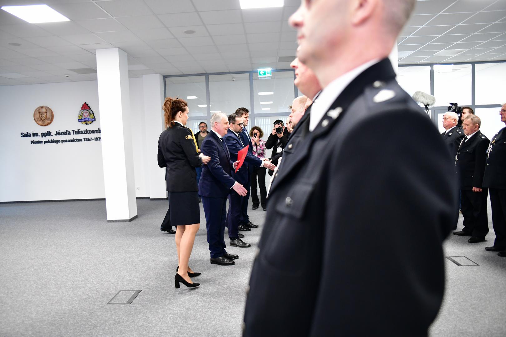 Uroczystość wręczenia promes na zakup samochodów ratowniczo-gaśniczych