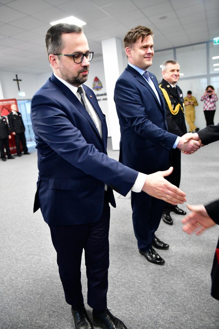 Uroczystość wręczenia promes na zakup samochodów ratowniczo-gaśniczych