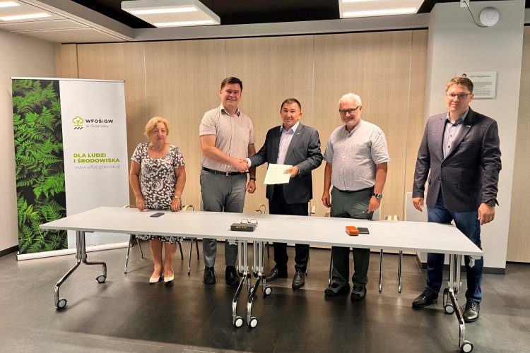 Podpisanie umowy z Warmińskimi Zakładami Przetwórstwa Owocowo-Warzywnego w Kwidzynie