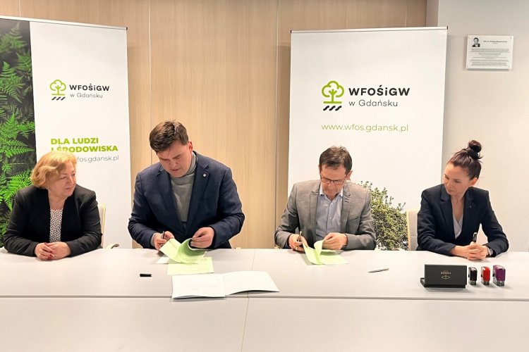 Podpisanie umowy pomiędzy WFOŚiGW w Gdańsku a GAZFG zdj. WFOŚiGW w Gdańsku