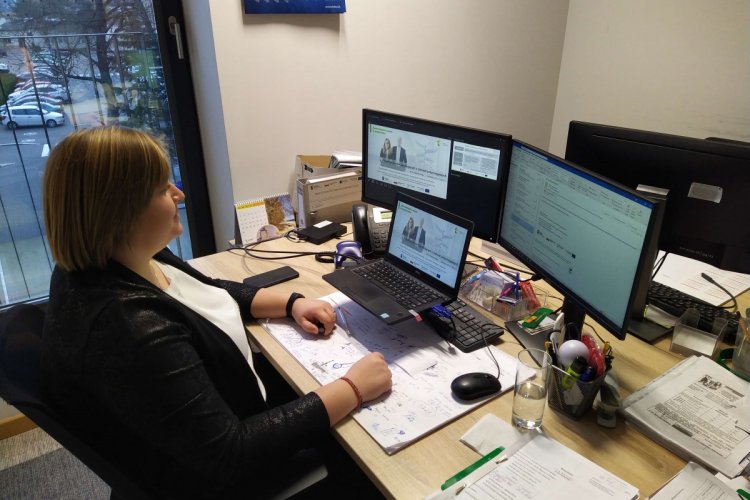 Malwina Śnieg – doradca energetyczny WFOŚiGW w Gdańsku – podczas szkolenia dla pomorskich urzędników zdj. WFOŚiGW w Gdańsku 